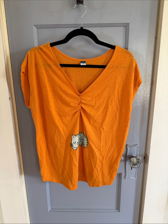 Old Navy Tops - Old Navy Orange V-Neck Short Sleeve Top with Cat Graphic